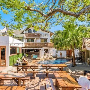 Aquarius Backpackers Resort